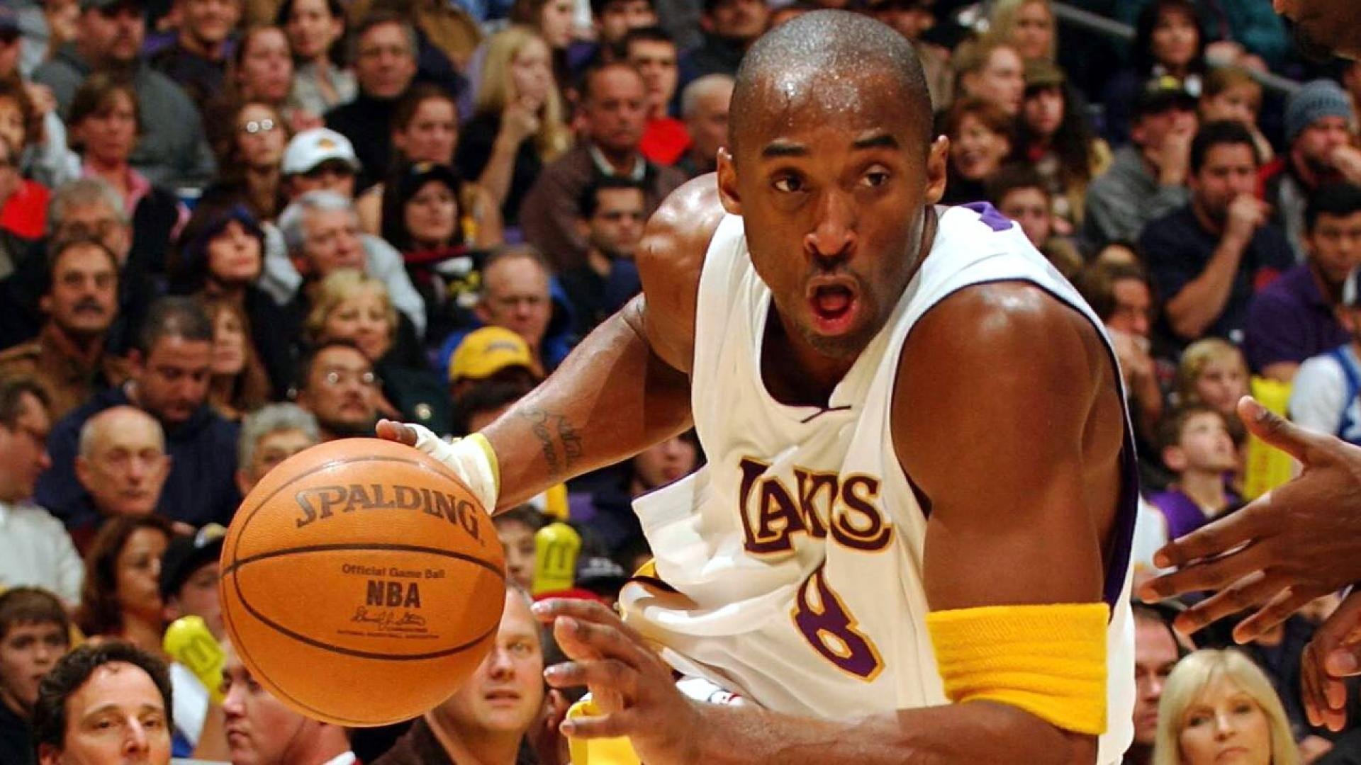 Kobe Bryant scoring 81 against the Raptors in 2006 NBA Season