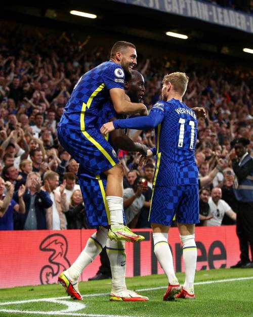 Romelu Lukaku, Mateo Kovacic, Timo Werner celebrate a Chelsea goal