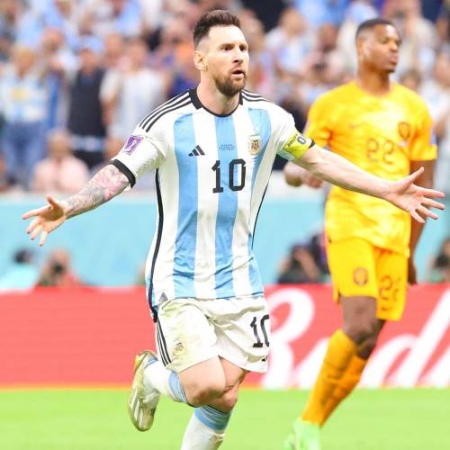 Lionel Messi celebrating