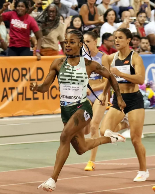 Sha'Carri Richardson sprinting.