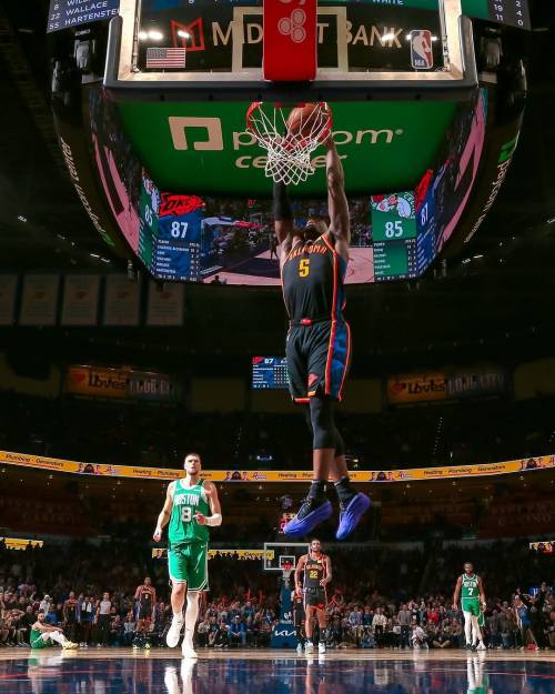 Luguentz Dort in action for the Oklahoma City Thunder