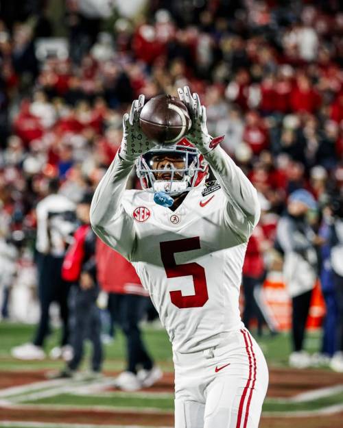 Dijon Lee Jr in action for Alabama