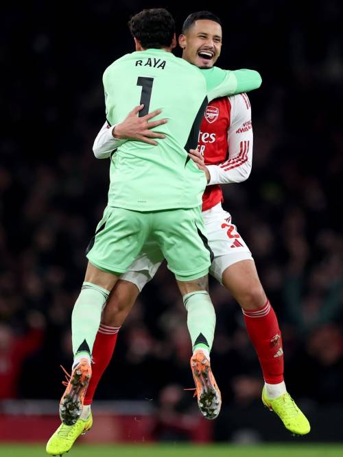 David Raya and William Saliba celebrating