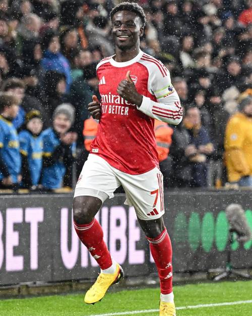 Bukayo Saka in action against Wolves in the Premier League